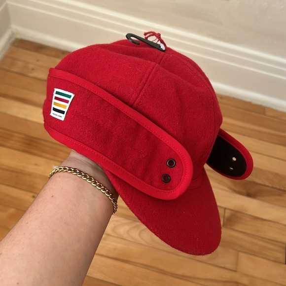 Hudson's Bay Company Wool Winter Hat Canada Olympics Unisex Fleece Red 2014 NWT - Picture 8 of 9